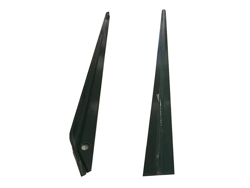 A L post and a T post on the white background.